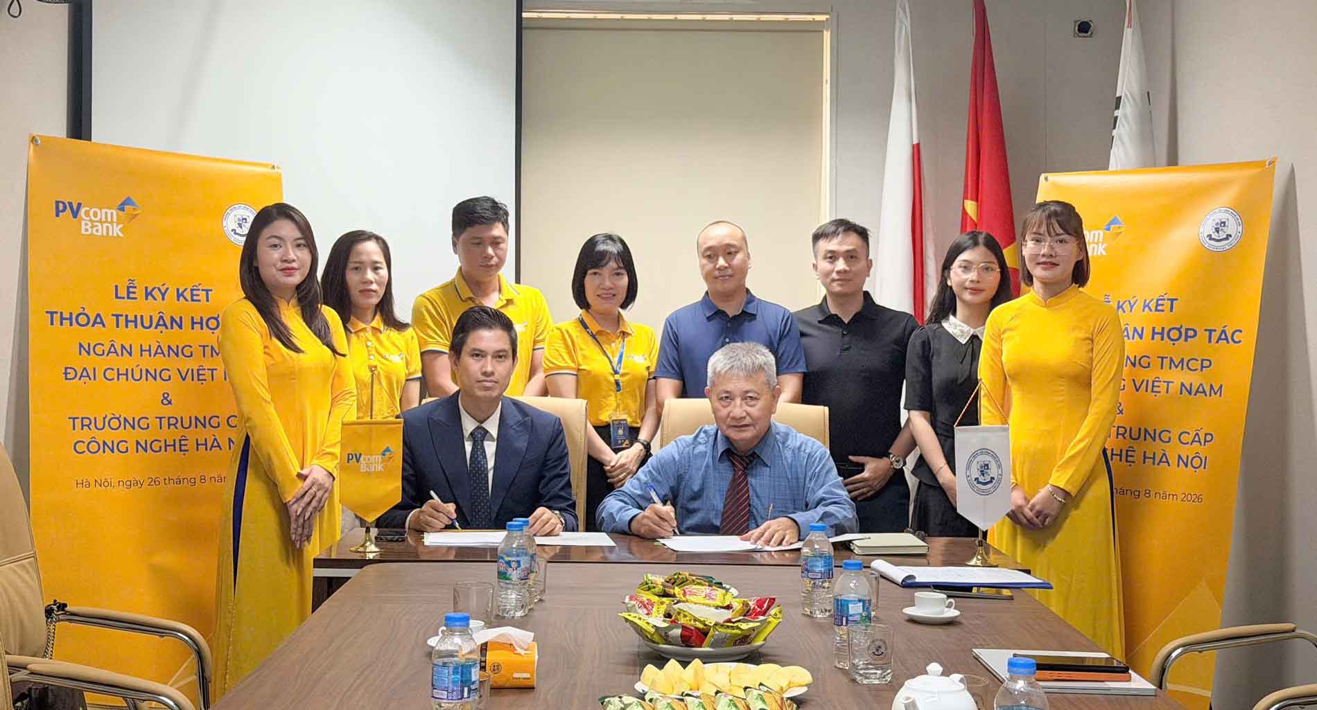 PVcomBank ký kết hợp tác cùng Trường Trung cấp Công nghệ Hà Nội, mở rộng hệ sinh thái tài chính - giáo dục