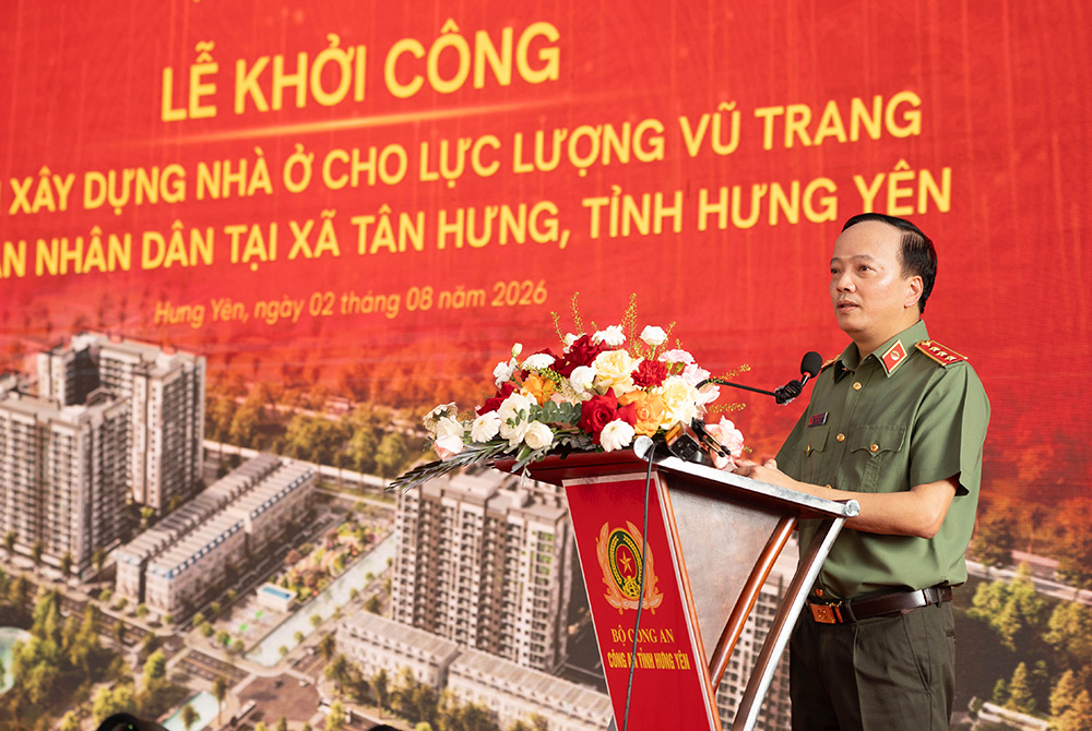 Thượng tướng Đặng Hồng Đức, Ủy viên Trung ương Đảng, Thứ trưởng Bộ Công an phát biểu tại Lễ Khởi công