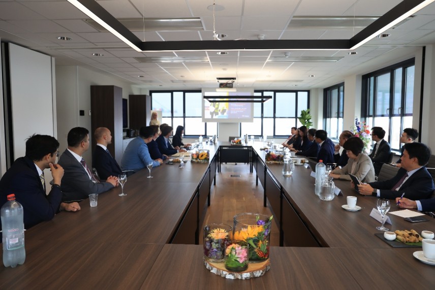 Đoàn công tác làm việc với Tập đoàn APM Terminals