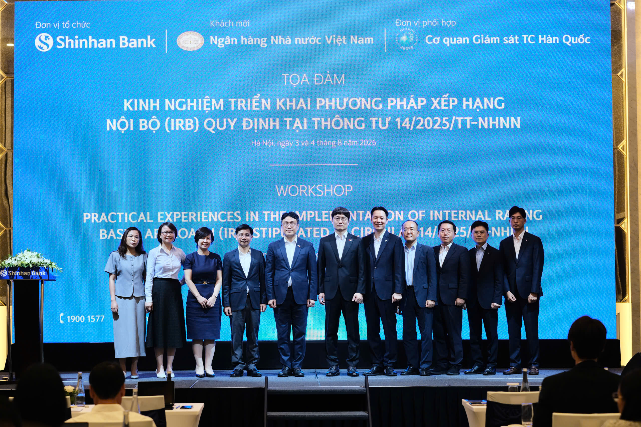 Representatives from the State Bank of Vietnam, the Vietnam National Credit Information Center (CIC), the Embassy of the Republic of Korea, the Financial Supervisory Service of Korea, Consulting firms and Shinhan Bank Vietnam at the workshop