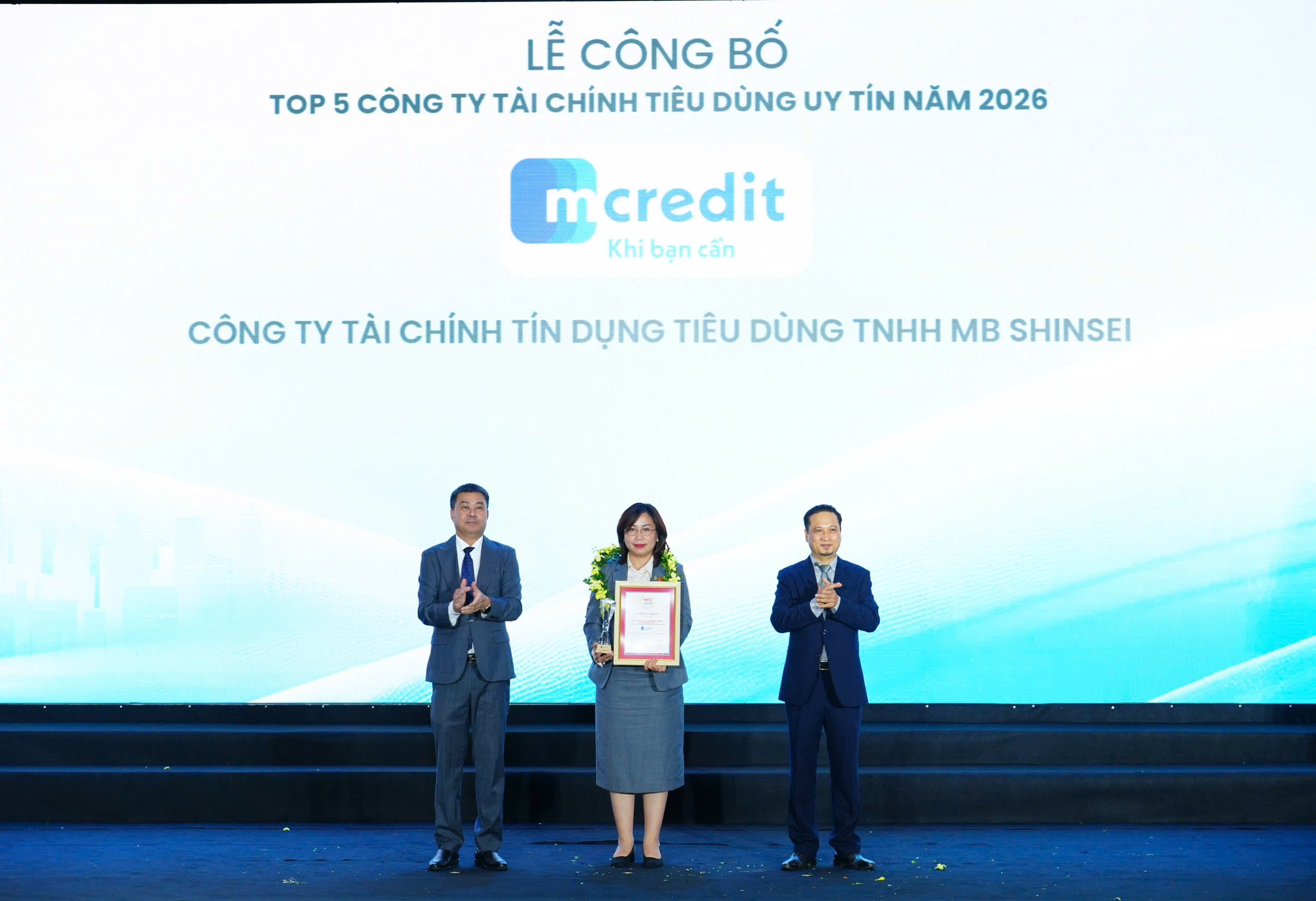 Mcredit ghi danh Top 5 Công ty tài chính tiêu dùng uy tín năm 2026