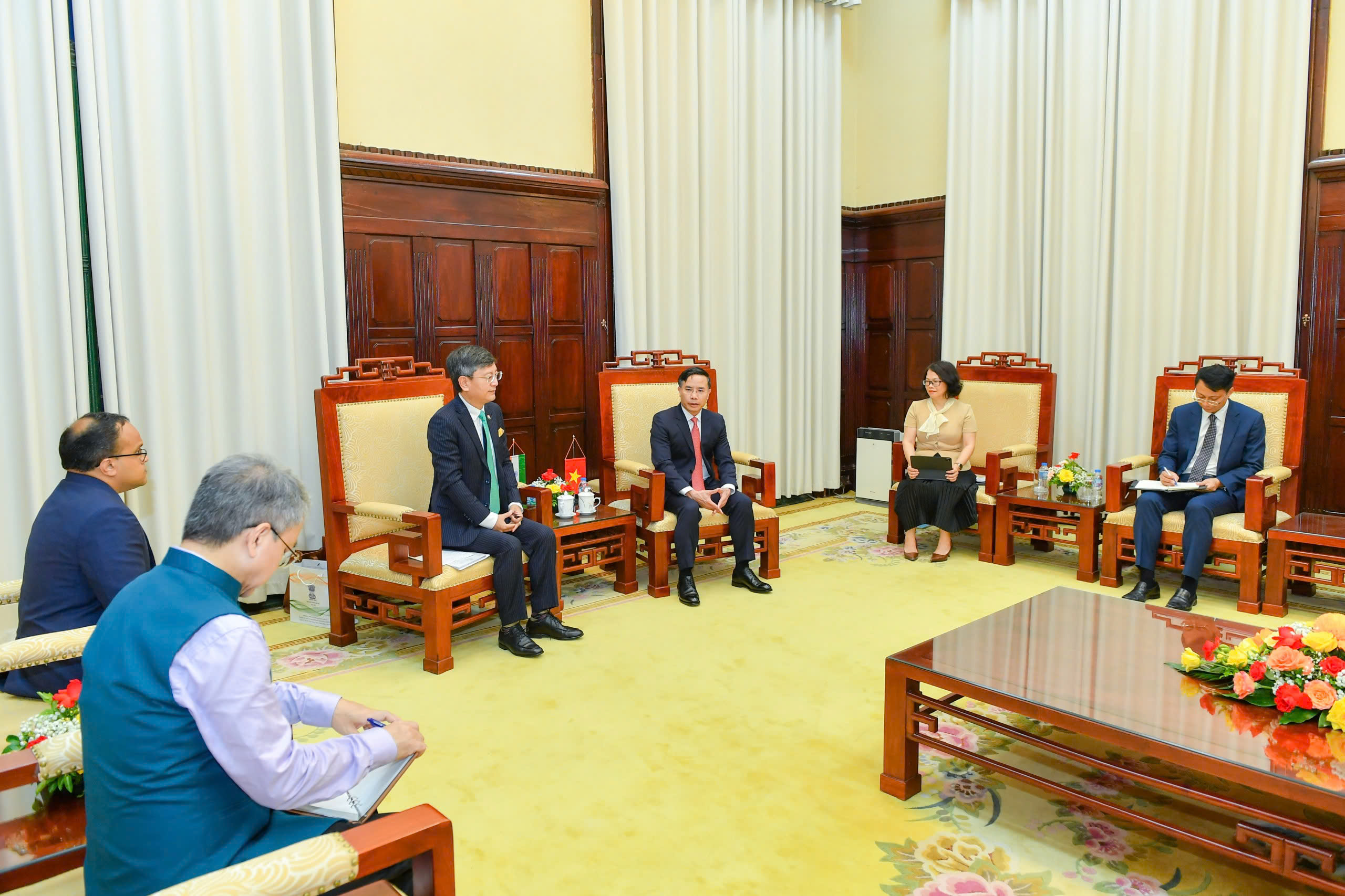 Quang cảnh buổi tiếp