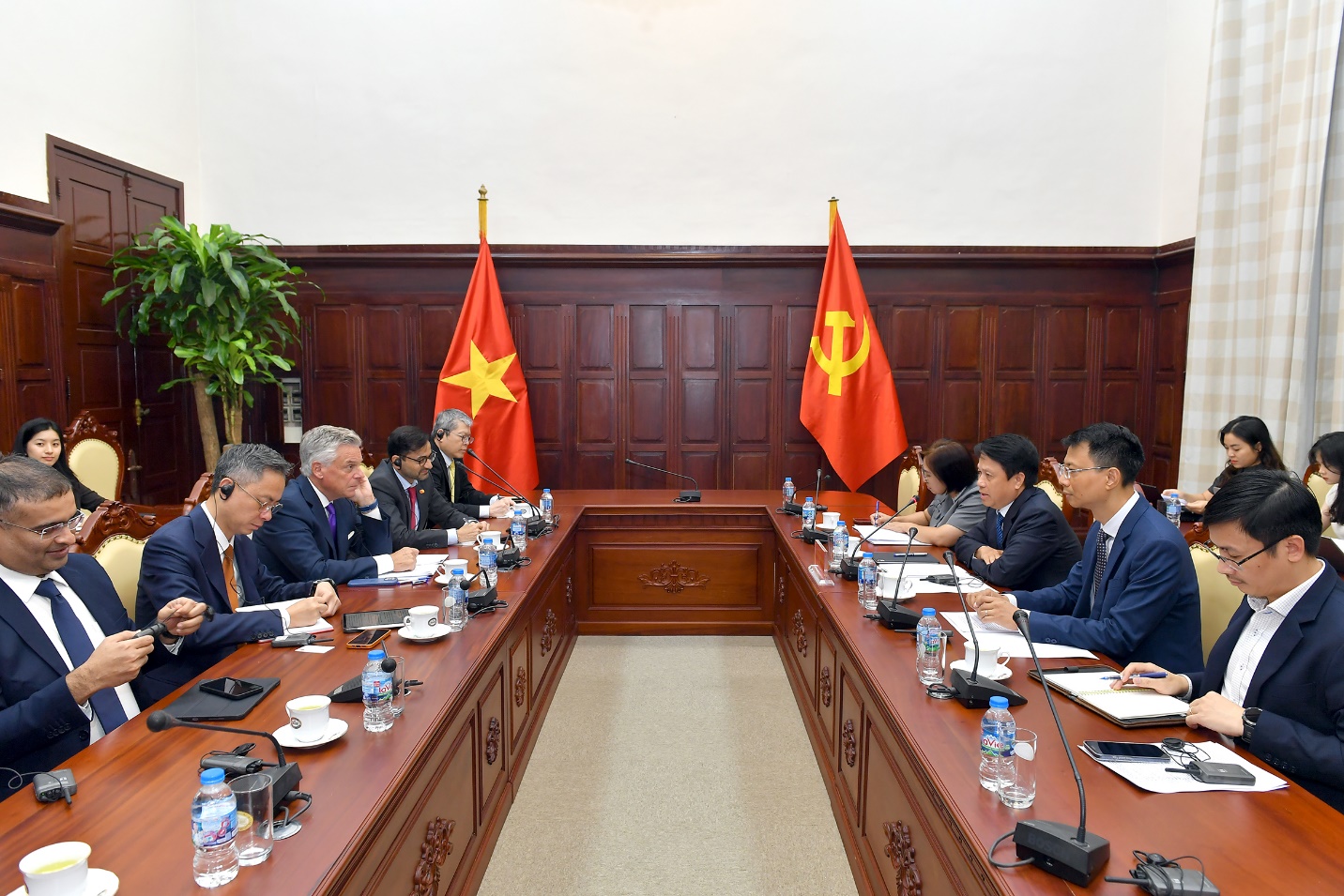 Ngân hàng Nhà nước Việt Nam và Mastercard tăng cường hợp tác phát triển thanh toán số an toàn, bền vững