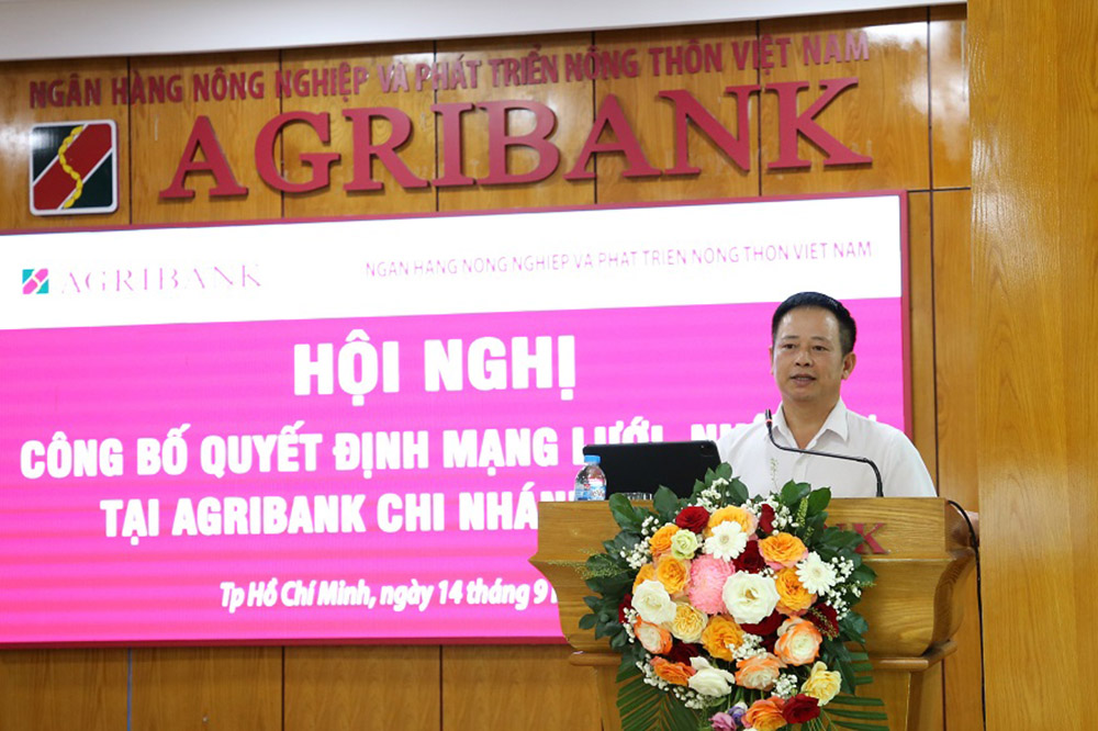 Đồng chí Hoàng Minh Ngọc, Ủy viên Ban Chấp hành Đảng bộ, Phó Tổng Giám đốc Agribank phát biểu chỉ đạo tại Hội nghị