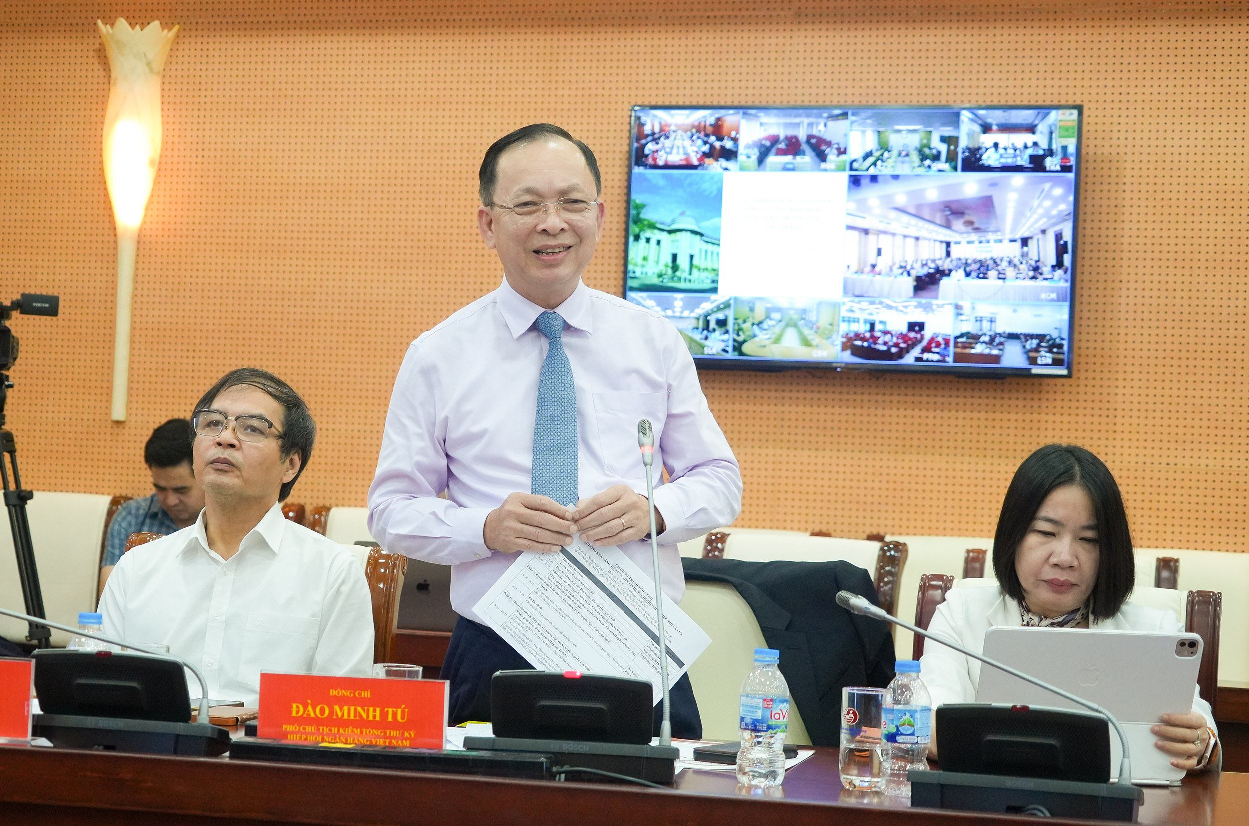 TS Đào Minh Tú - Phó Chủ tịch kiêm Tổng Thư ký Hiệp hội Ngân hàng Việt Nam phát biểu tại hội nghị