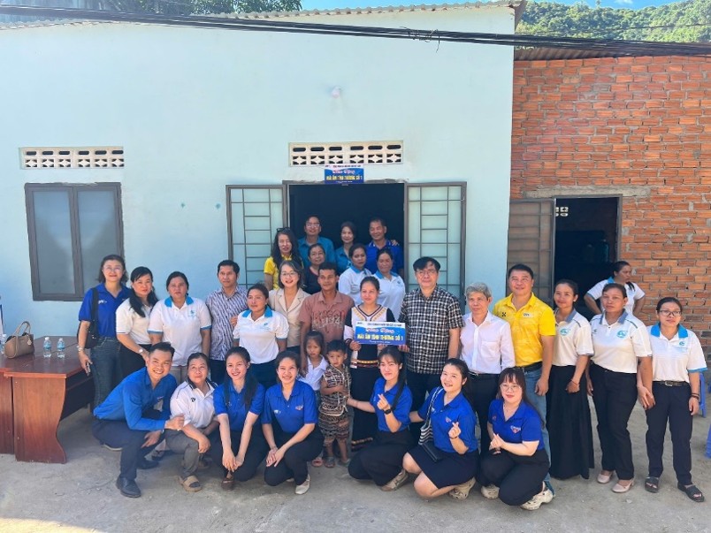 Công đoàn Bảo hiểm tiền gửi Việt Nam trao “Mái ấm tình thương” cho hộ nghèo tại xã Nam Khánh Vĩnh, tỉnh Khánh Hòa