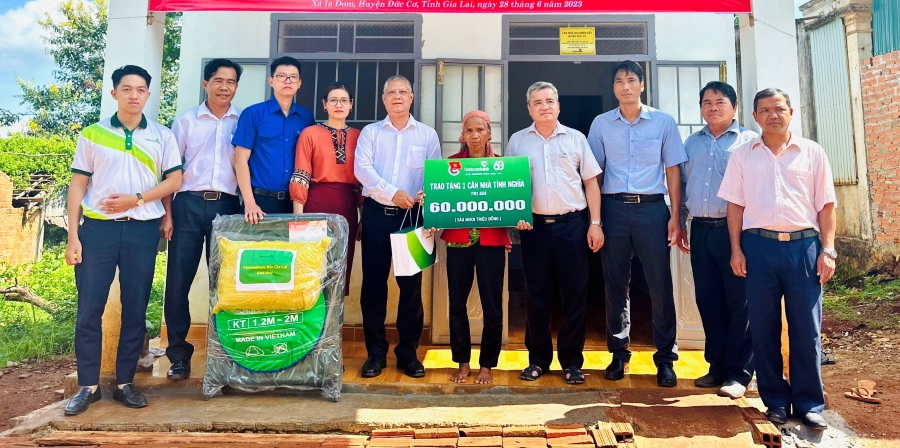 20230628 BGL BTTT DTN VCB Bac Gia Lai Trao Tang Nha Tinh Nghia resize
