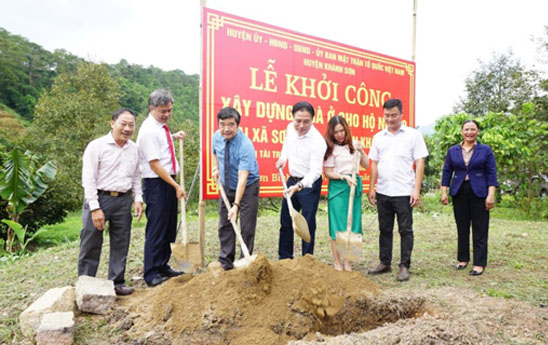 Agribank Khanh Hoa tai tro xay 20 can nha cho ho ngheo huyen Khanh Son