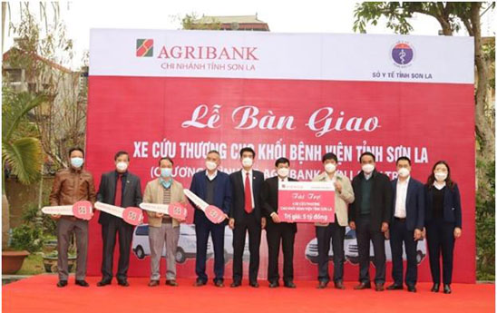 Agribank Sơn La tài trợ xe cứu thương cho 4 bệnh viện