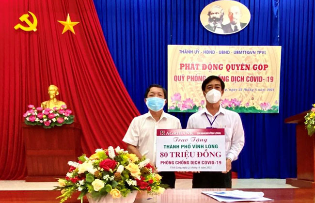 Agribank Vinh Long chung tay cung cong dong phong chong dich 2