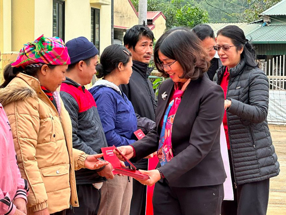 Agribank dong hanh cung chuong trinh Hanh trinh bien cuong xanh tai Cao Bang 3