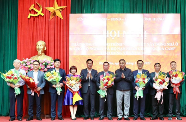 Agribank tai tro 8 ty dong xay dung nha o cho ho ngheo 2