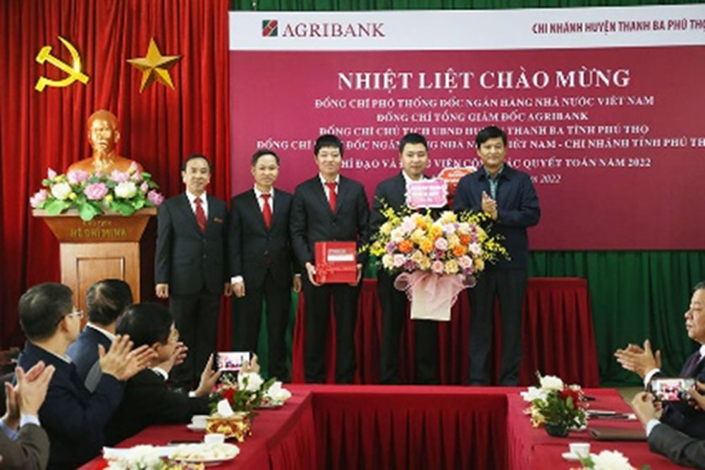 Agribank tai tro xay dung 30 can nha Dai Doan ket 4