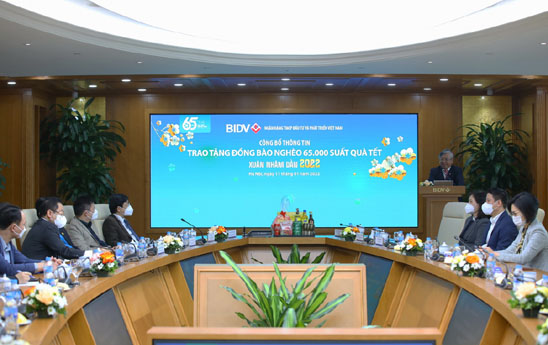 BIDV dành 65.000 phần quà Tết trị giá 32,5 tỷ đồng tặng người nghèo