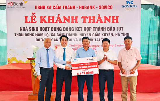 HDBank, Sovico trao tặng 3 nhà cộng đồng tránh lũ cho tỉnh Hà Tĩnh