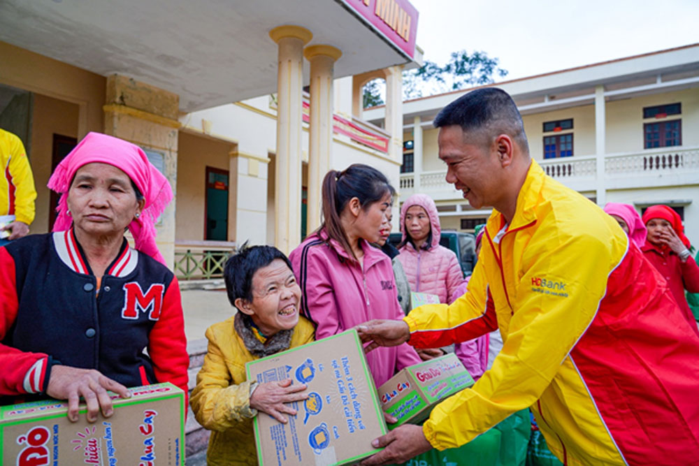 HDBank thuc hien chuoi chuong trinh Tet am tinh thuong 2