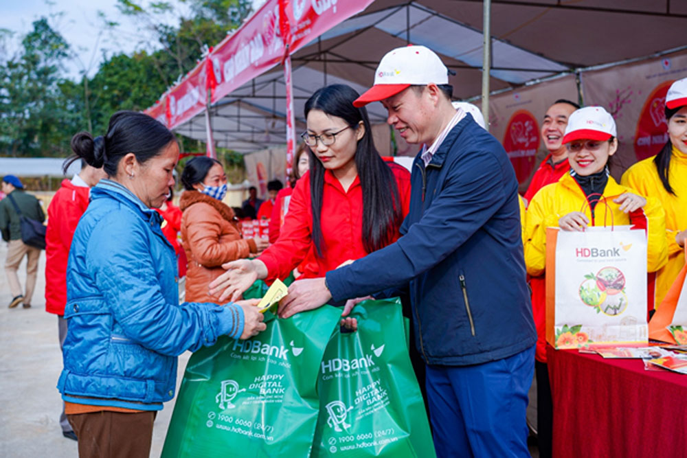 HDBank thuc hien chuoi chuong trinh Tet am tinh thuong 4