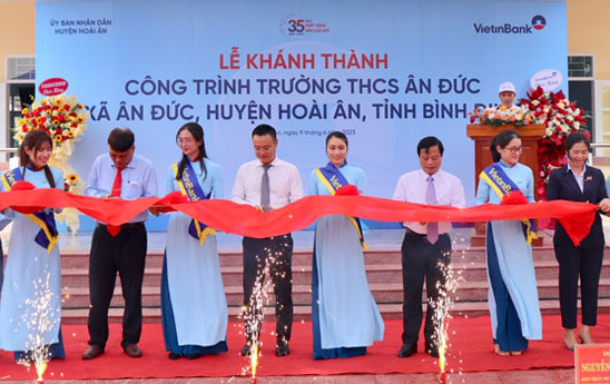 Khanh thanh truong hoc do VietinBank tai tro