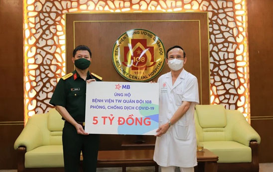 MB ủng hộ 5 tỷ đồng cho Bệnh viện Trung ương Quân đội 108
