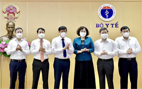 Ngành Ngân hàng hỗ trợ kinh phí mua vác-xin phòng chống COVID-19