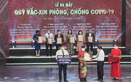 Sacombank ủng hộ thêm 20 tỷ đồng phòng, chống dịch Covid-19