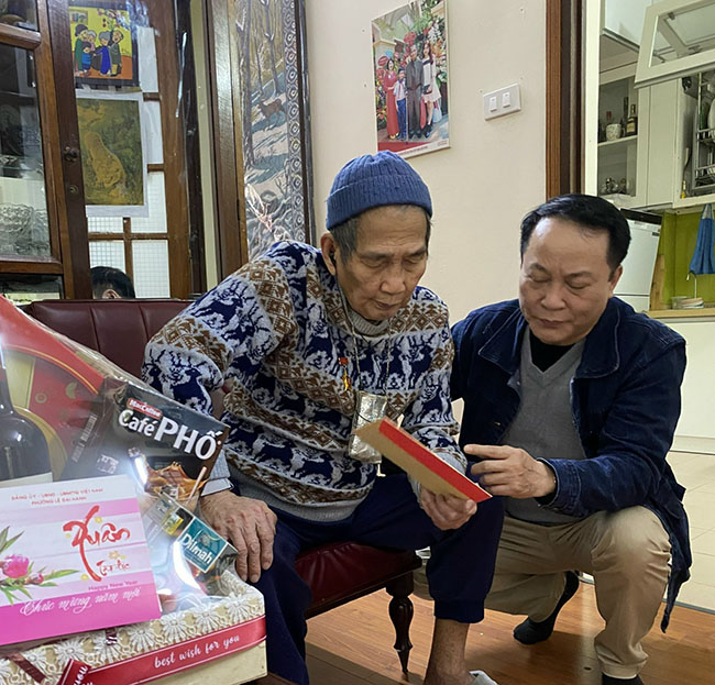 Tham chuc tet lao thanh cach mang 2