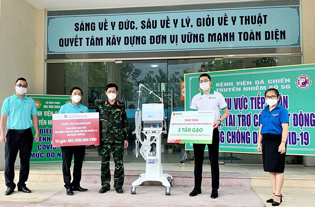 Tuoi tre Agribank ung ho may tho cho benh vien da chien 2