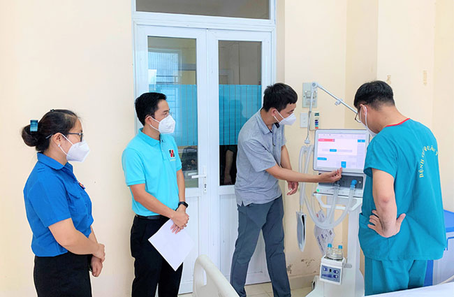 Tuoi tre Agribank ung ho may tho cho benh vien da chien 3