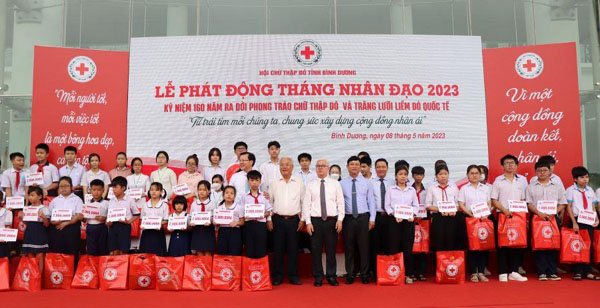 Vietcombank Dong Binh Duong tang 500 trieu dong 2