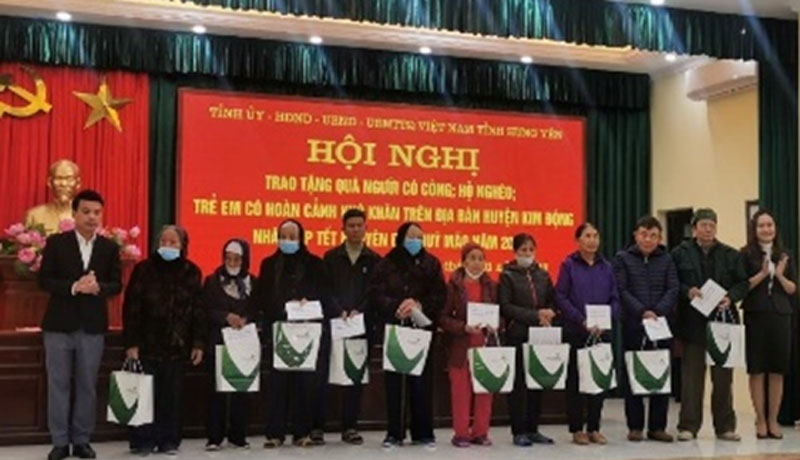 Vietcombank Pho Hien tang qua tet 2