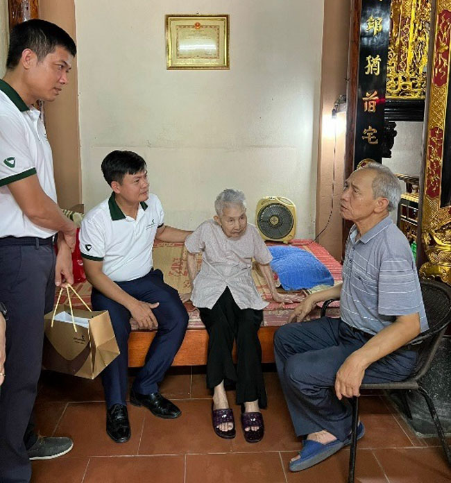 Vietcombank Thang Long tham Me Viet Nam anh hung Nguyen Thi Thi 3