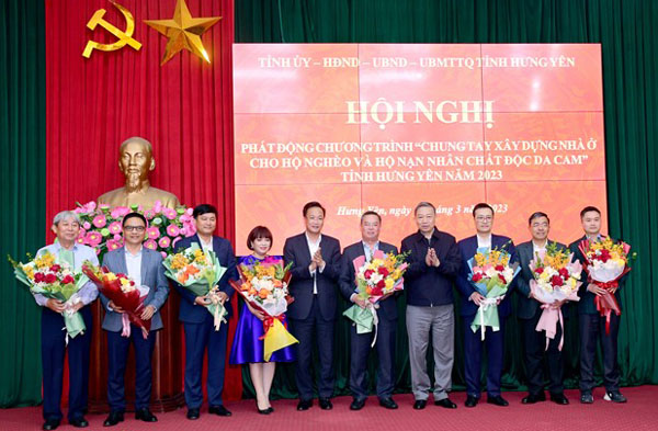 VietinBank tai tro 8 ty dong xay dung nha o cho ho ngheo va ho nan nhan chat doc da cam 2
