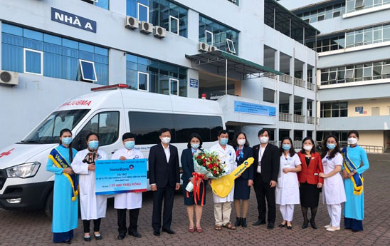 VietinBank trao tặng xe cứu thương cho tỉnh Bắc Kạn
