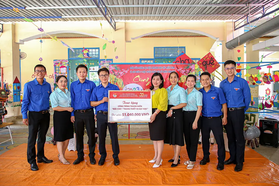 agribank thuc hien cong trinh thanh nien cho cac em hoc sinh dong bao dan toc ra glai binh thuan