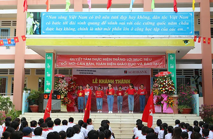 khanh thanh va dua vao su dung 02 truong hoc do agribank tai tro tai huyen kien luong kien giang3