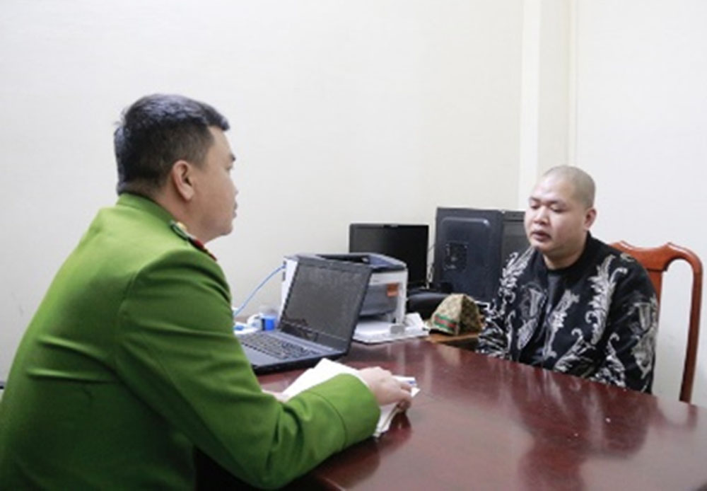 Pha duong day gia danh nhan vien ngan hang lua dao 2