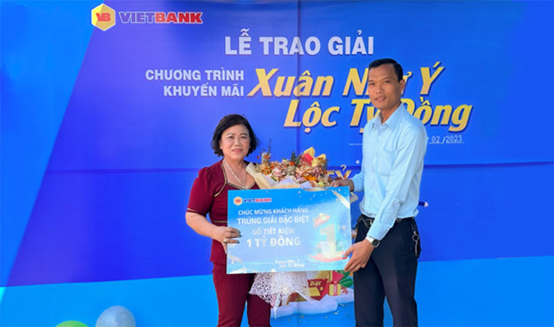 Vietbank trao so tiet kiem tri gia 1 ty dong 2