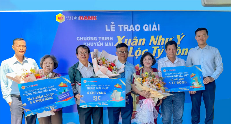 Vietbank trao so tiet kiem tri gia 1 ty dong 3