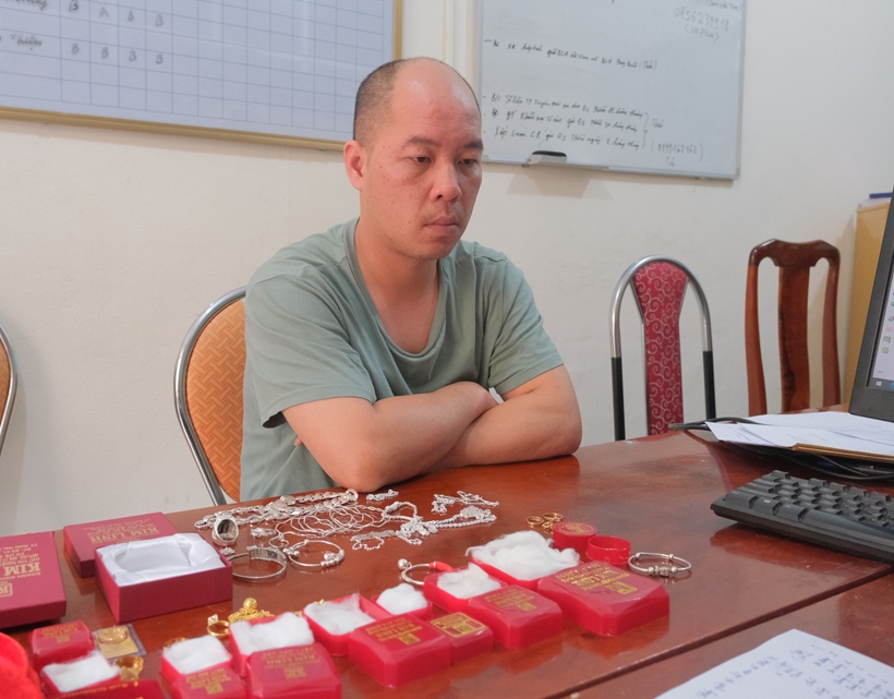 lan theo dong tien khung chay vao nhung tai khoan ngan hang cho thue trai phep