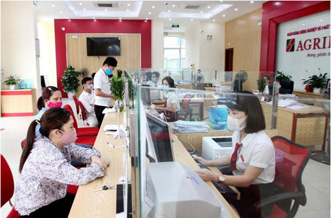 Can bo giao dich Agribank ngan chan kip thoi cac hanh vi lua dao khach hang 3