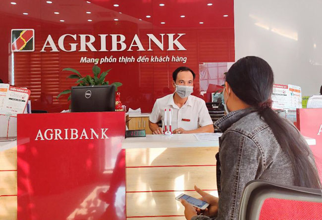 Can bo giao dich Agribank ngan chan kip thoi cac hanh vi lua dao khach hang 4