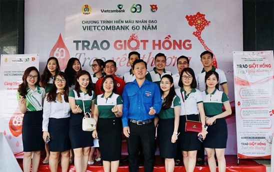 Doan co so Vietcombank Binh Phuoc hien mau tinh nguyen
