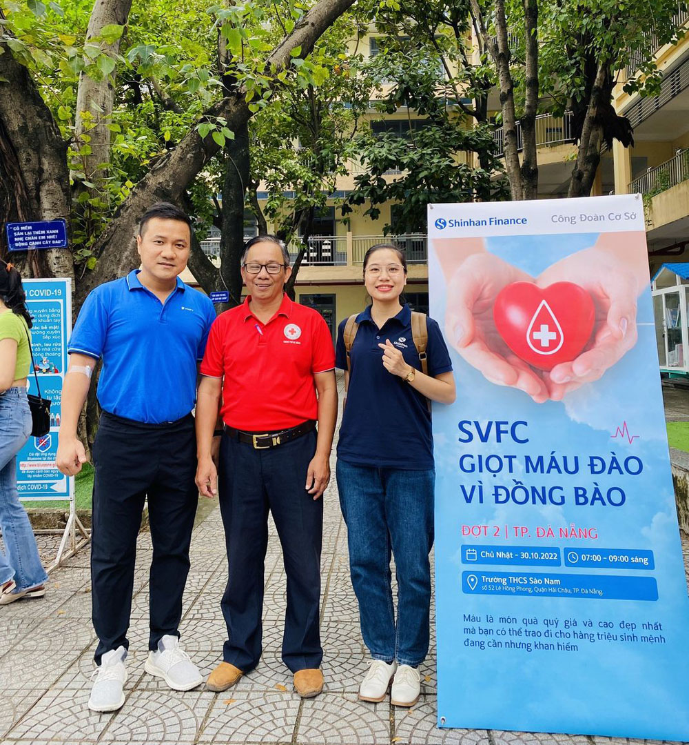 Shinhan Finance tich cuc tham gia chuong trinh Giot mau dao 2