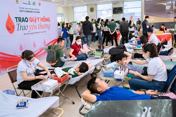 Vietcombank Kon Tum to chuc ngay hoi hien mau nhan dao 2