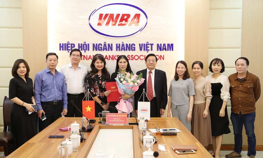 Công bố quyết định bổ nhiệm Chánh Văn phòng Cơ quan Thường trực