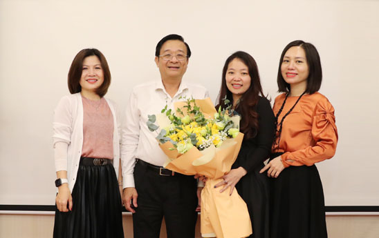 Gap mat ky niem ngay Phu nu Viet Nam