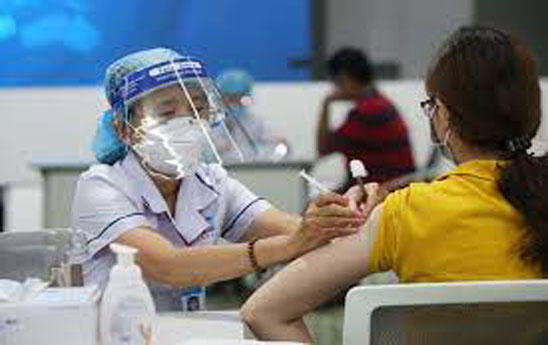 Tạo điều kiện tiêm vắc-xin phòng Covid-19 cho các cán bộ, nhân viên ngân hàng