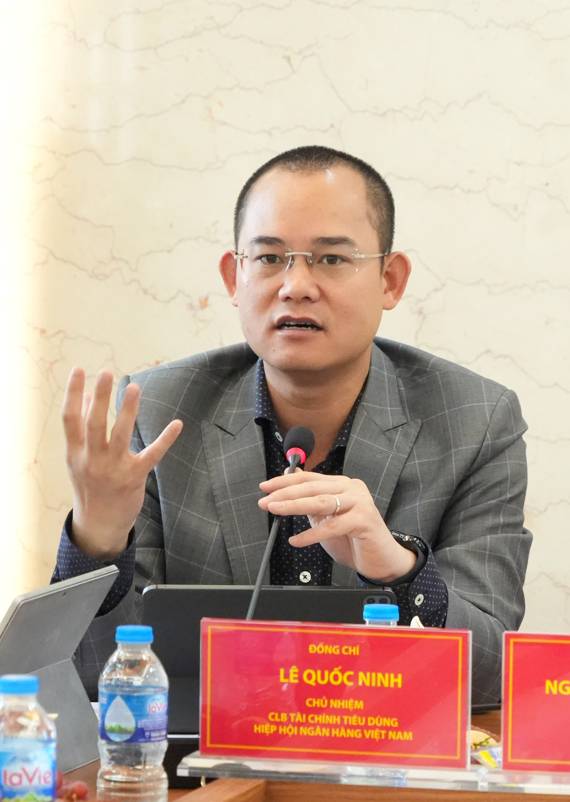 Ong Ninh hop 14 3