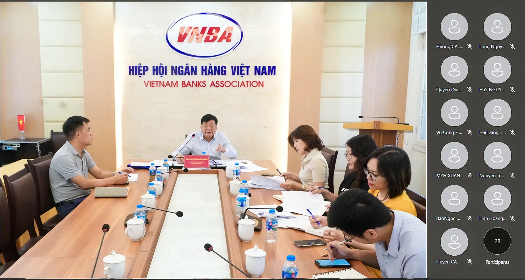 Toan canh Hop truc tuyen 010623