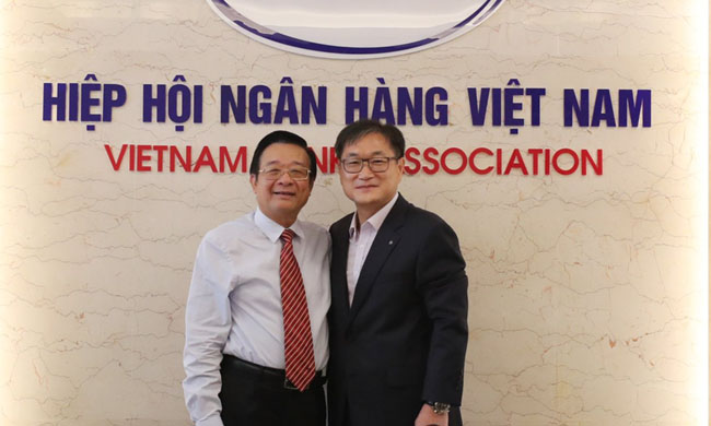 Tong thu ky Nguyen Quoc Hung tiep va lam viec voi Tong Giam doc SVFC 3